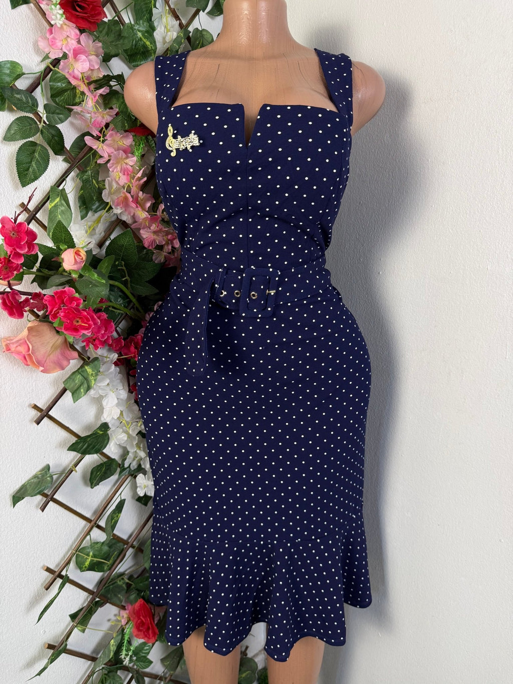 Robe élégante à fine bretelles col carré - Perluna Store