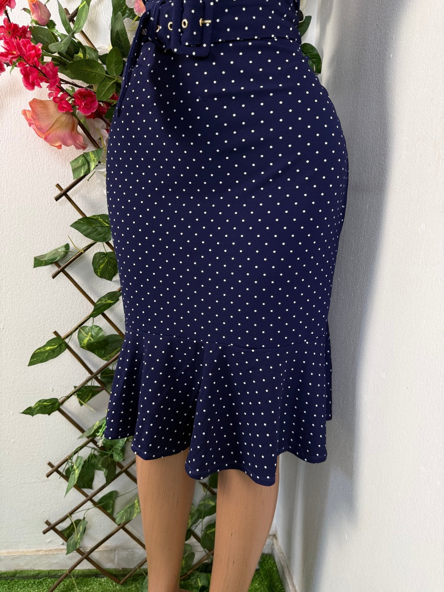 Robe élégante à fine bretelles col carré - Perluna Store