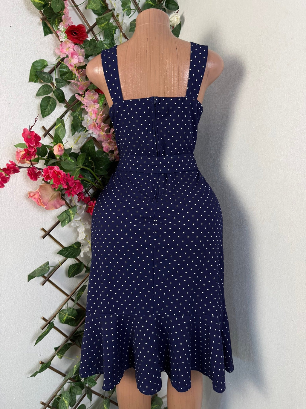 Robe élégante à fine bretelles col carré - Perluna Store
