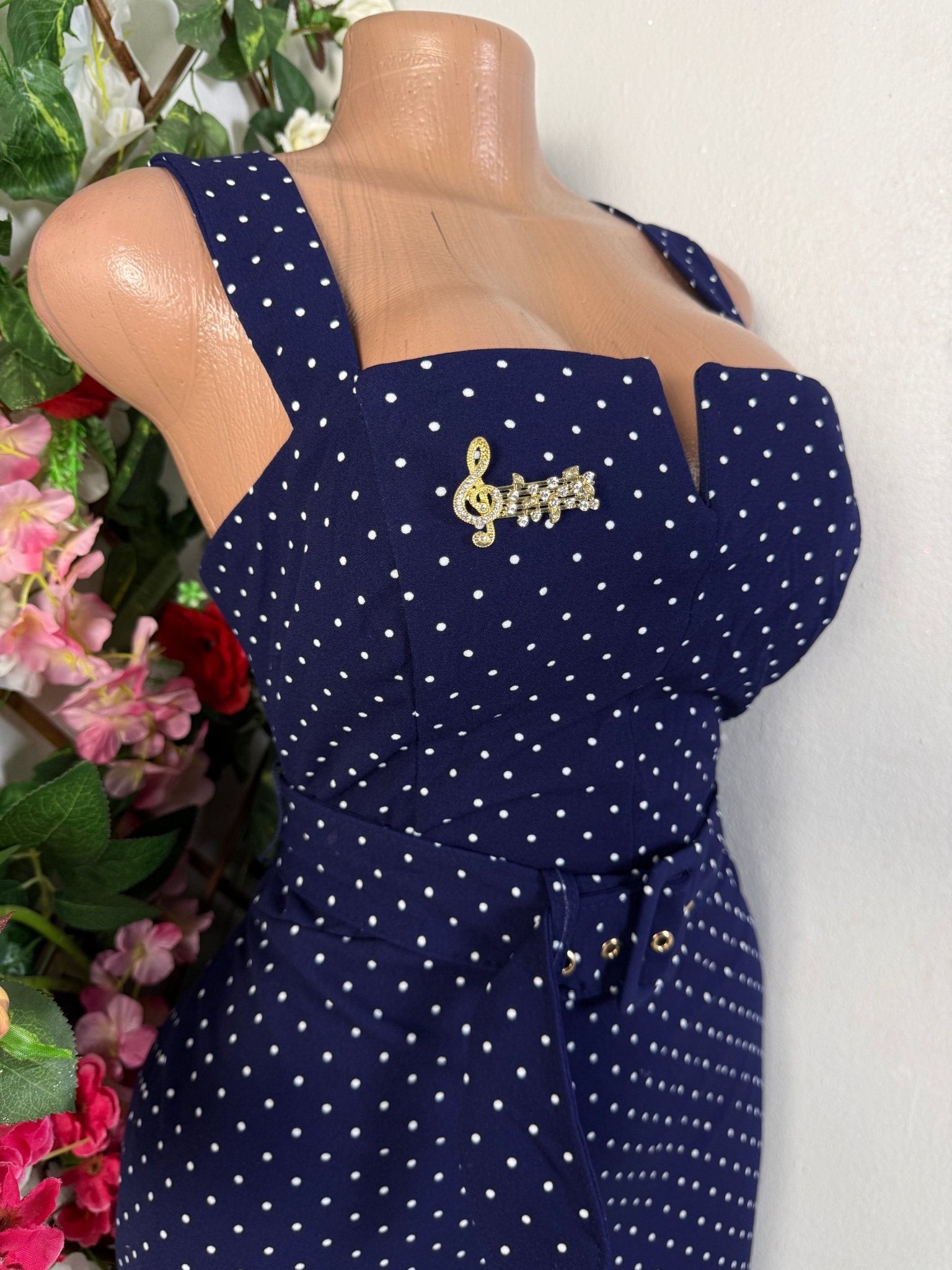 Robe élégante à fine bretelles col carré - Perluna Store