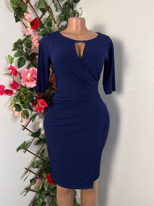 Robe élégante courte croisée ceinturé manche 3/4 - Perluna Store - kinshasa