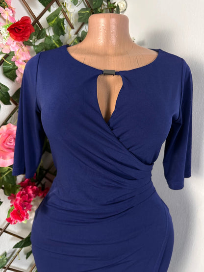 Robe élégante courte croisée ceinturé manche 3/4 - Perluna Store - kinshasa