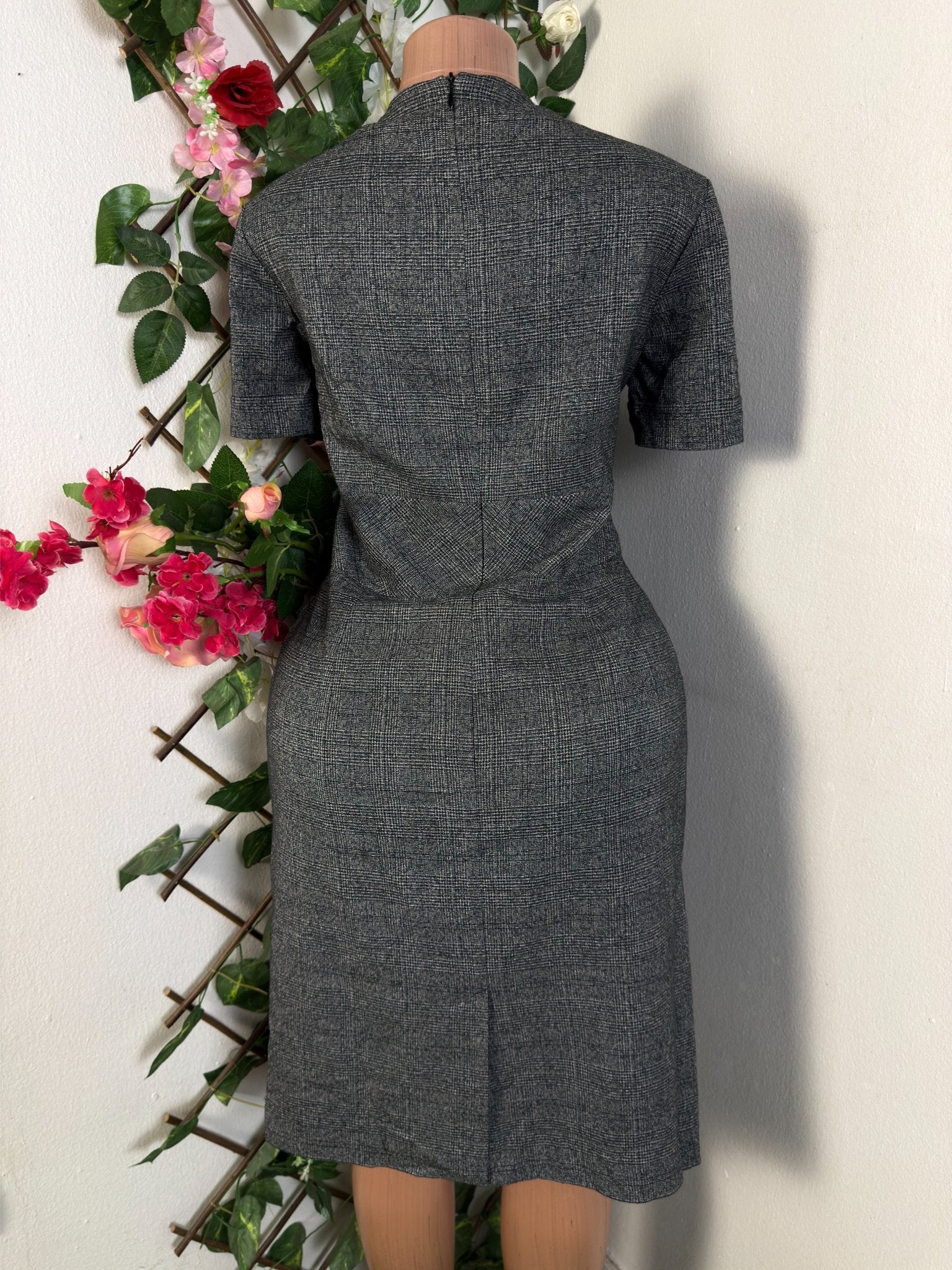 Robe élégante droité manches courtes à col V - Perluna Store