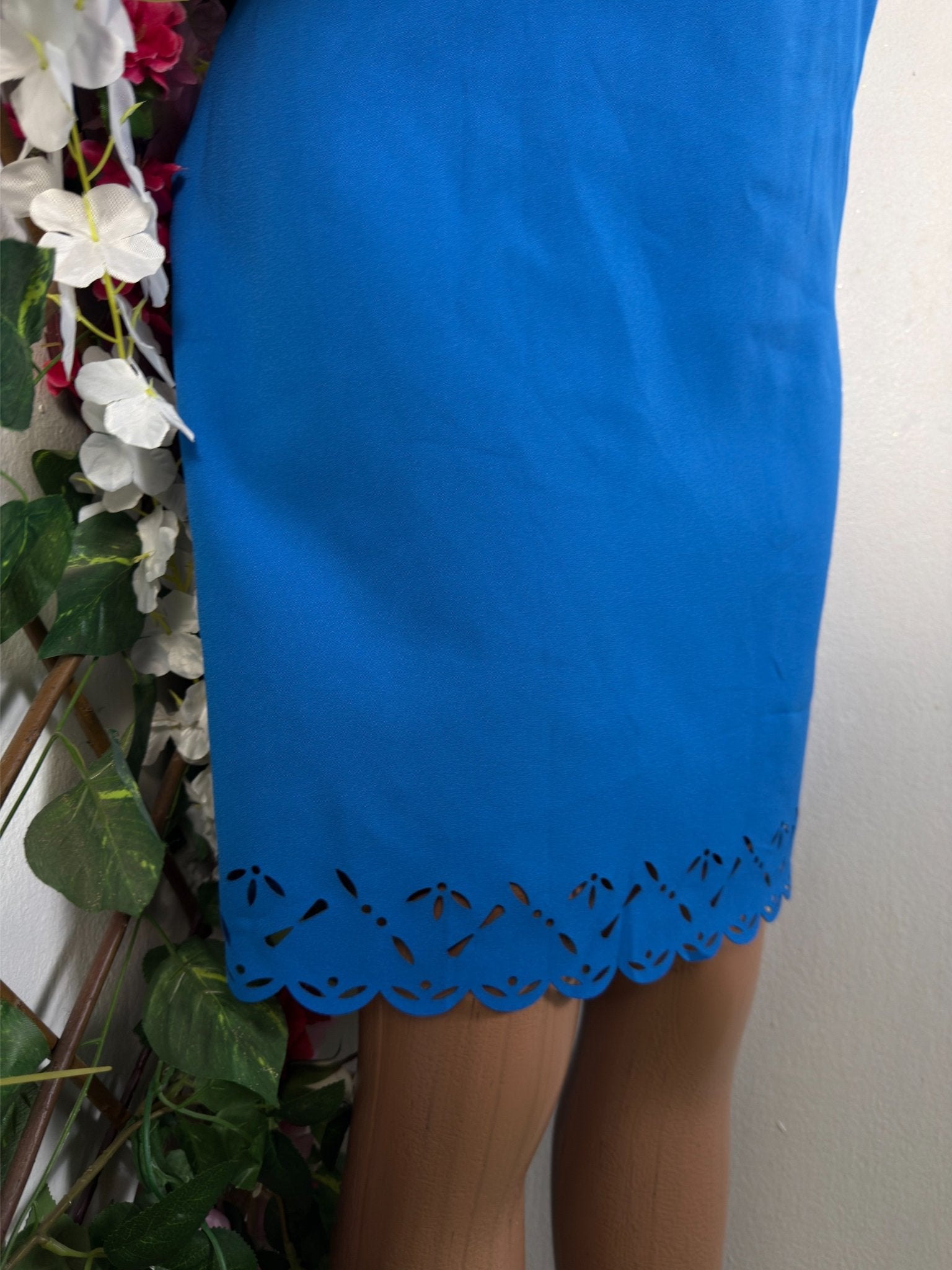 Robe élégante droite sans anches décollectée - Perluna Store