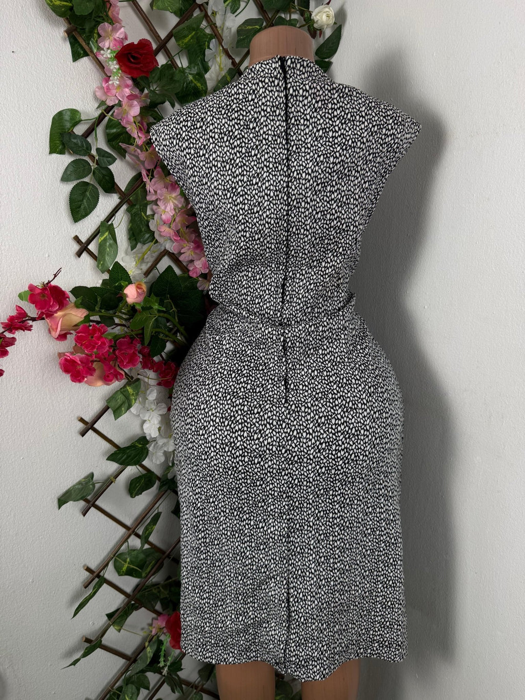 Robe élégante droite sans manchesdécollectée - Perluna Store