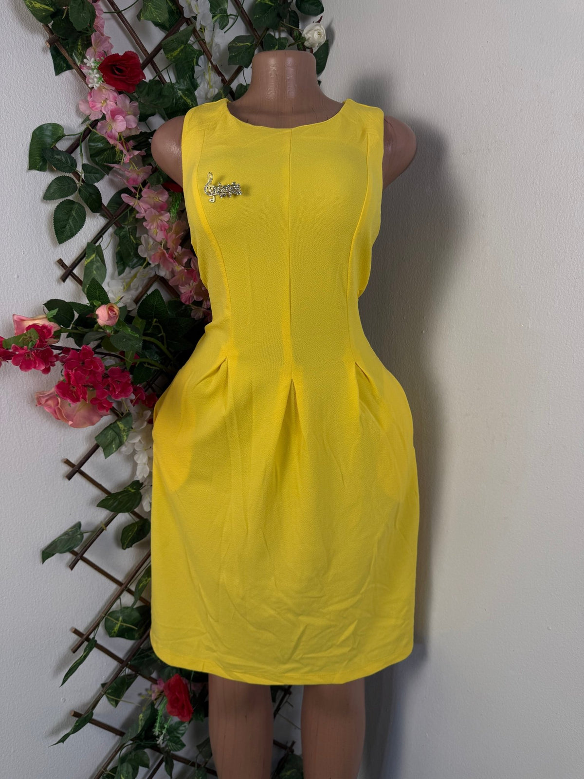 Robe élégante droite sans manches - Perluna Store - kinshasa