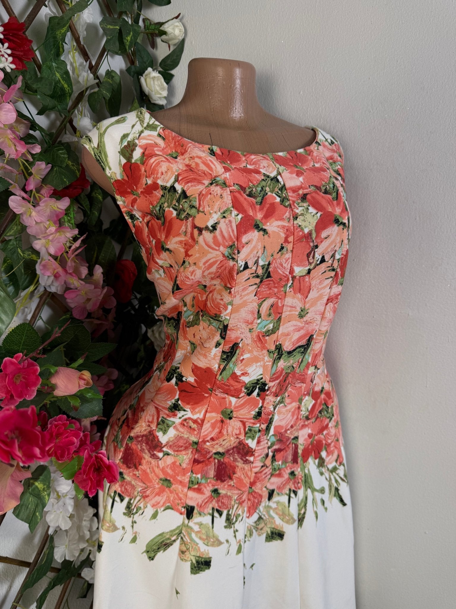 Robe élégante évasée sans manches - Perluna Store