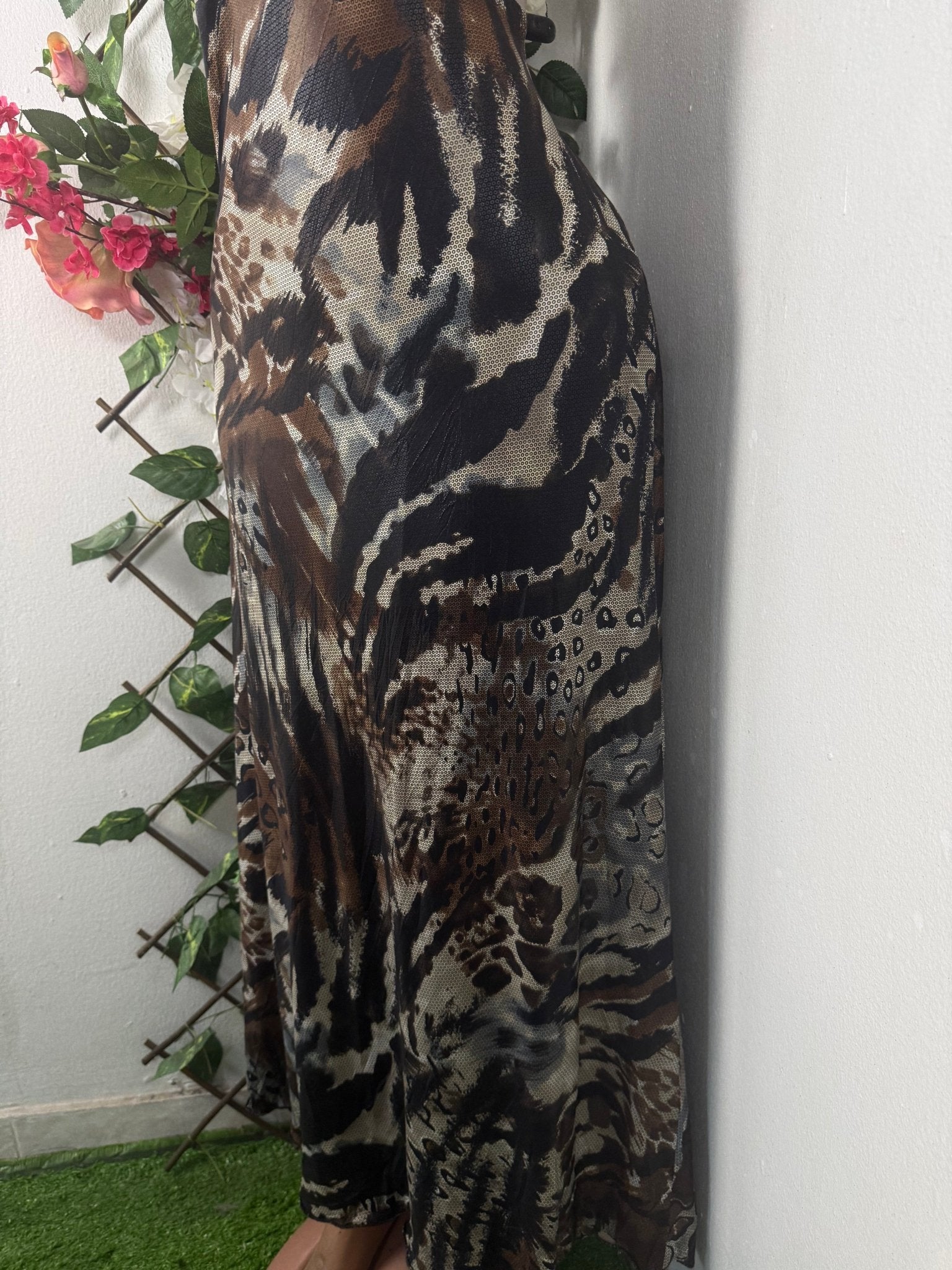Robe élégante longue à fine bretelles ceintrée - Perluna Store