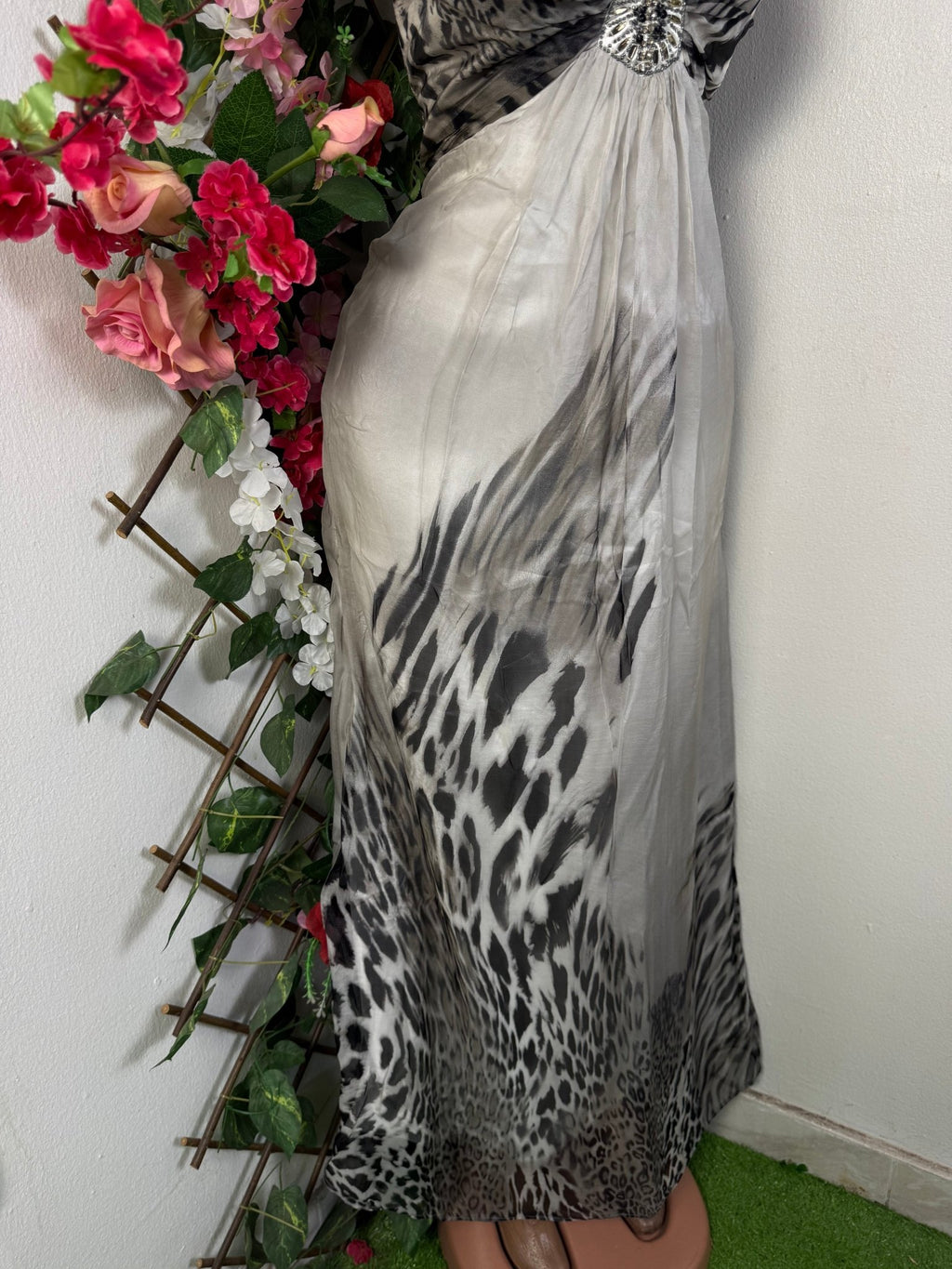 Robe élégante longue à fine bretelles dos - nu - Perluna Store - kinshasa