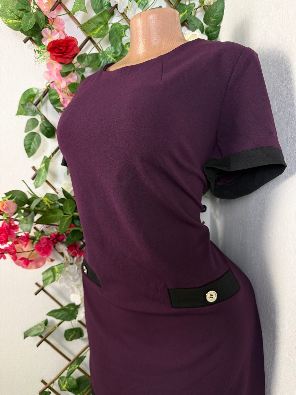 Robe élégante manches courtes décollectée - Perluna Store - kinshasa