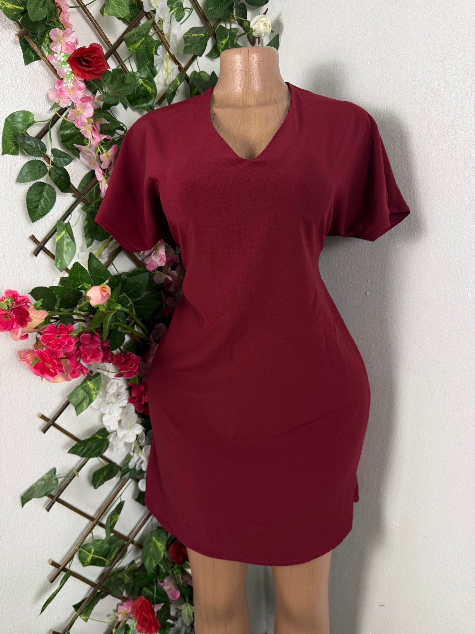 Robe élégante manches courtes décollectée - Perluna Store