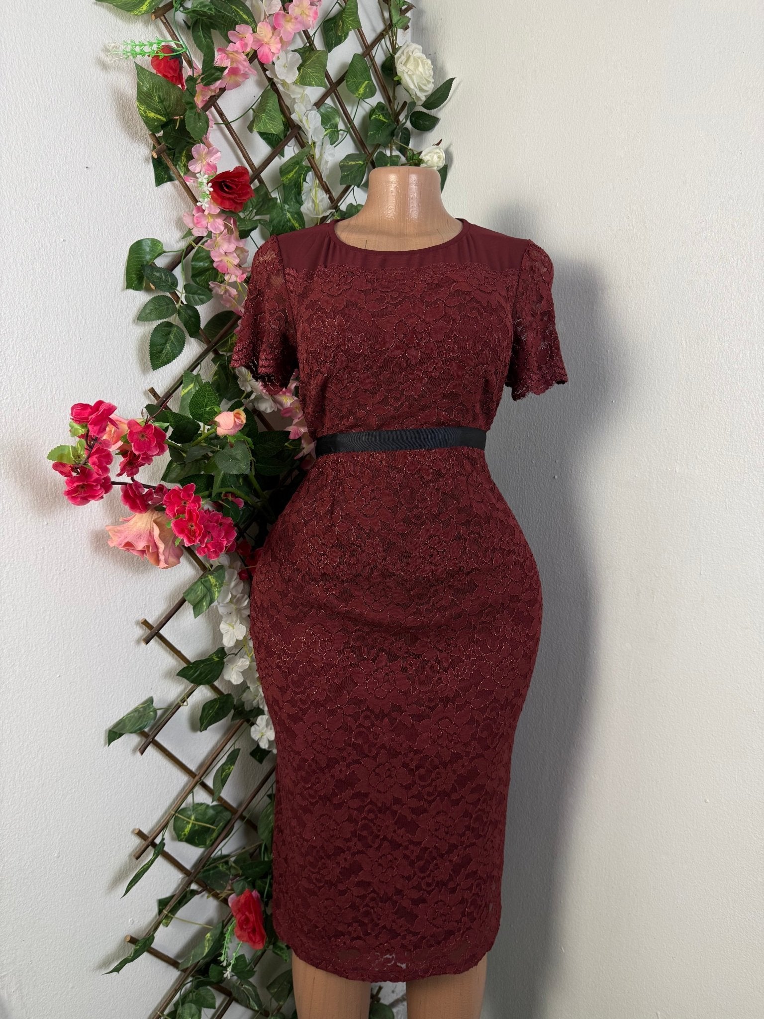 Robe élegante manches courtes taille - S 12 - Perluna Store - kinshasa