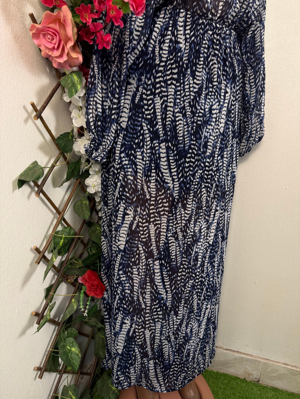 Robe élégante manches longue cintrée - Perluna Store - kinshasa