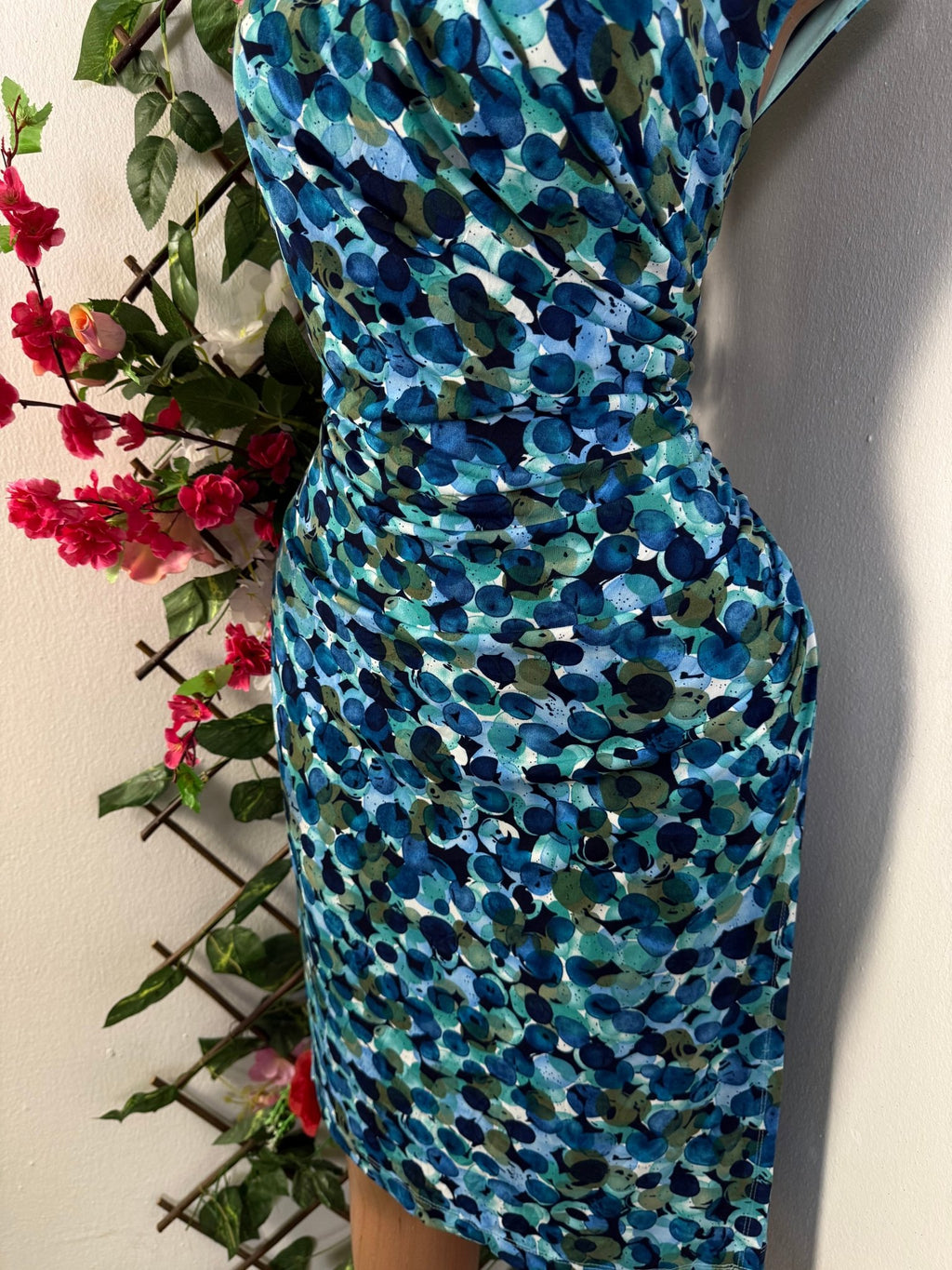 Robe élégante sans manche taille cintré - Perluna Store