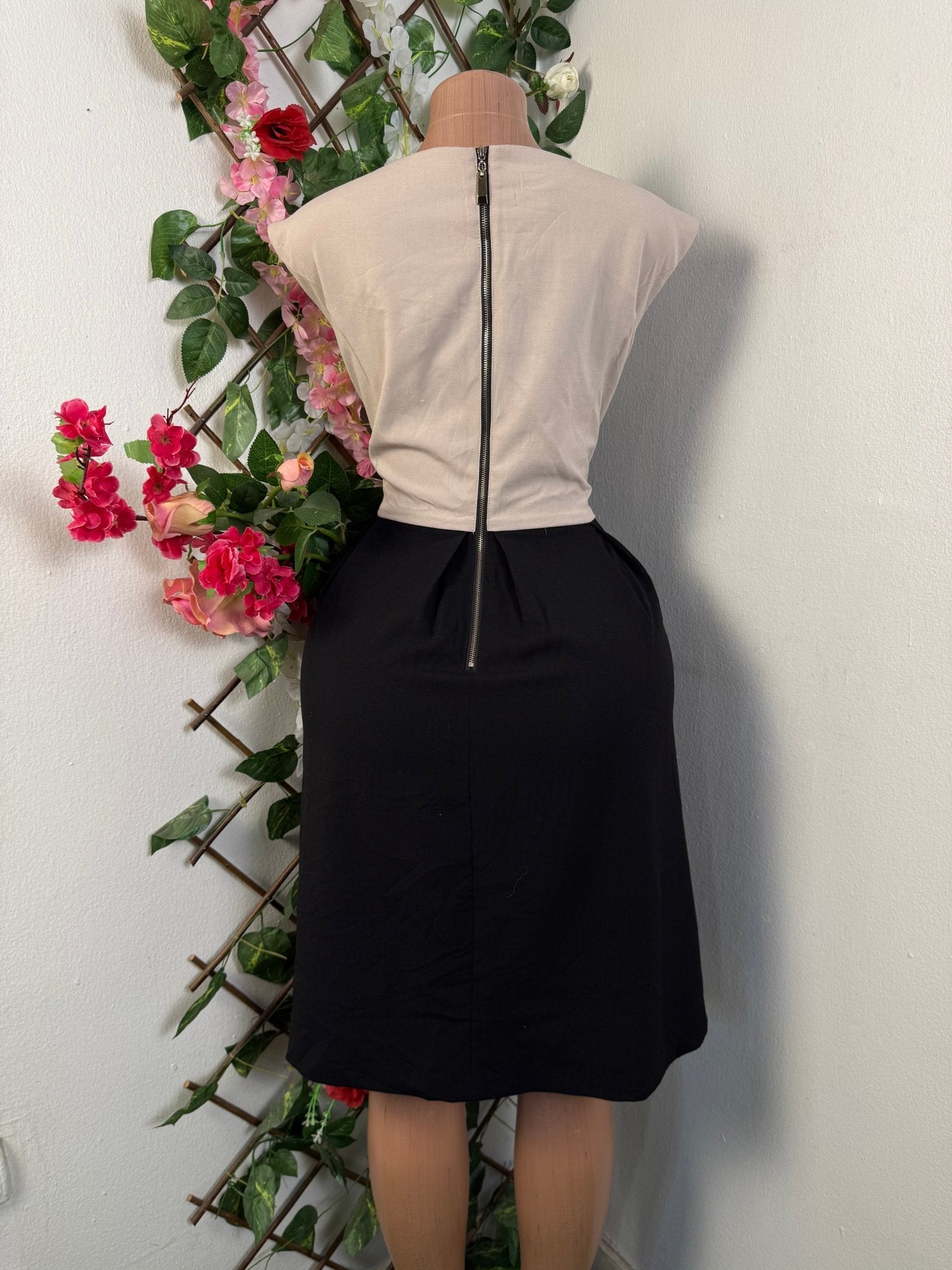 Robe élégante sans manches ceintrée deux temps - Perluna Store