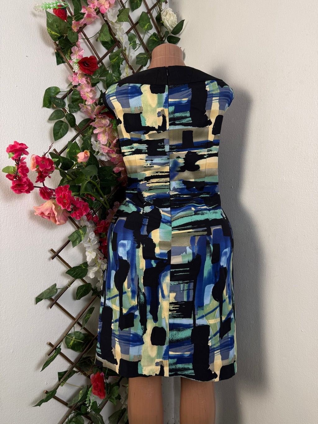 Robe élegante sans manches drapée - Perluna Store - kinshasa