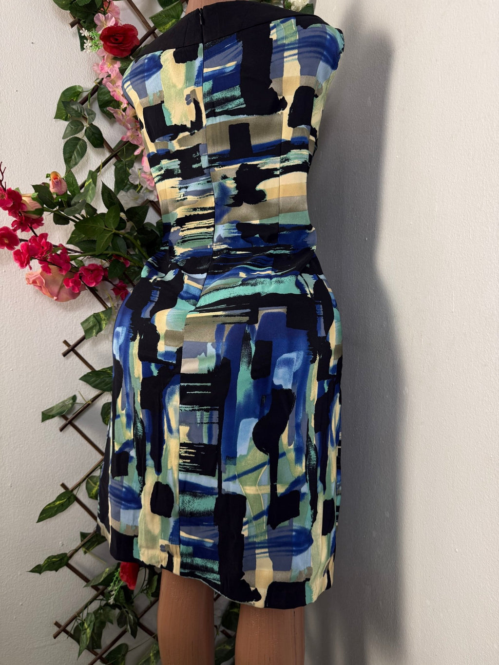 Robe élegante sans manches drapée - Perluna Store - kinshasa