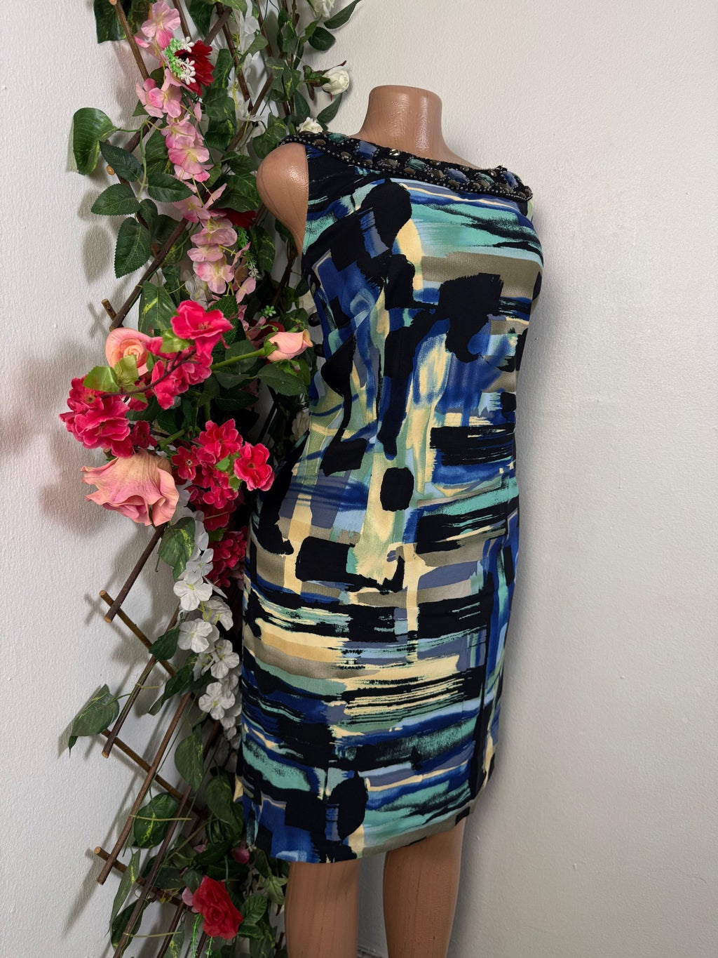 Robe élegante sans manches drapée - Perluna Store - kinshasa