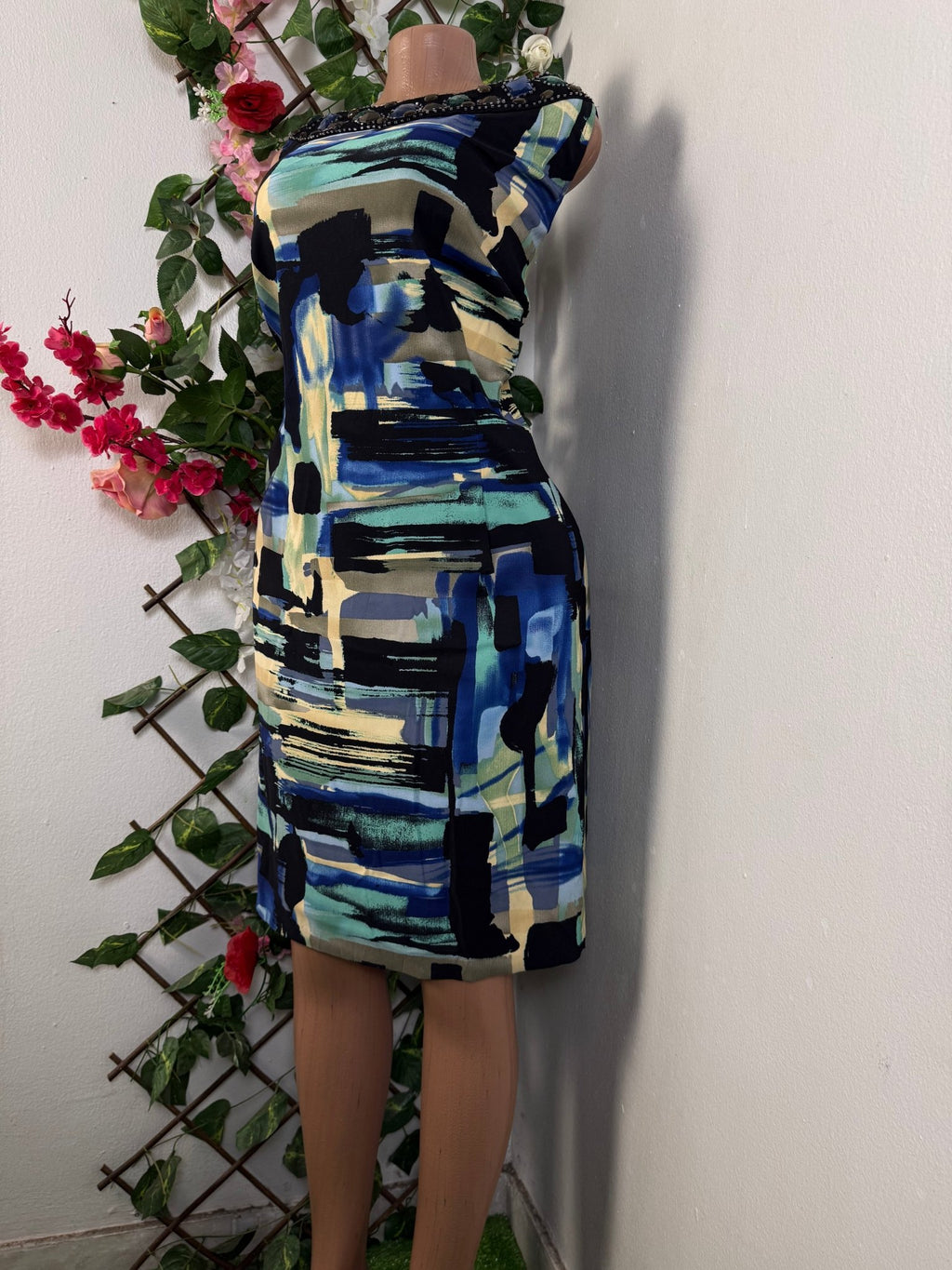 Robe élegante sans manches drapée - Perluna Store - kinshasa