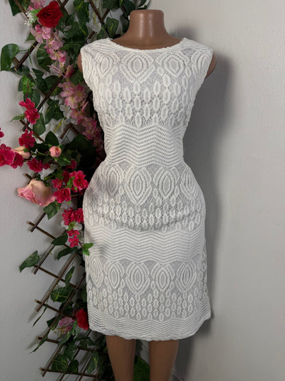 Robe en dentelle sans manche - Perluna Store - kinshasa