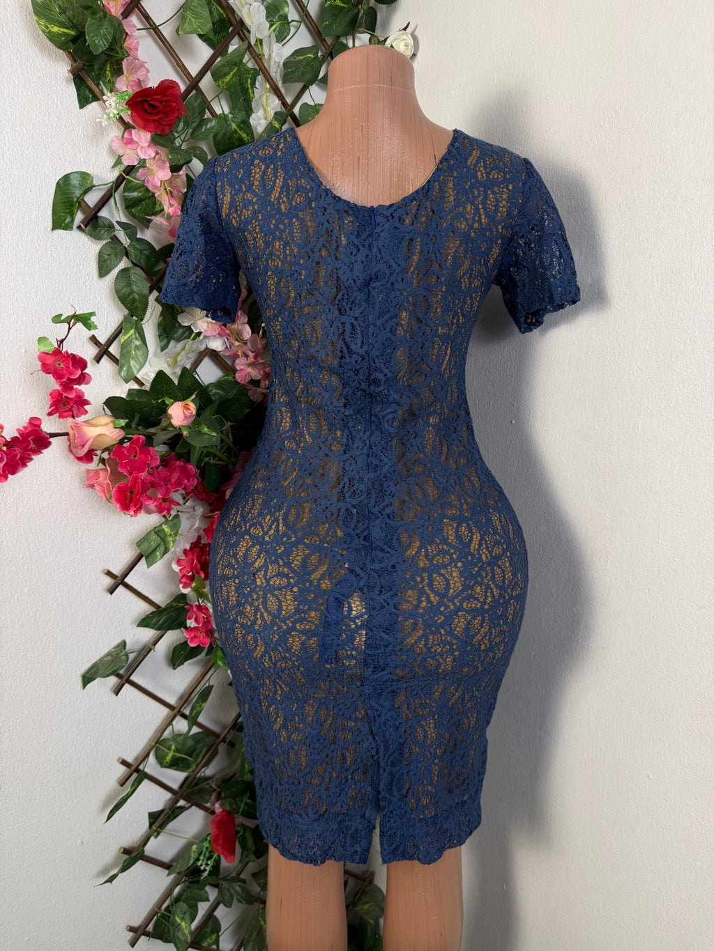 Robe en maille de dentelle courte manche - Perluna Store - kinshasa