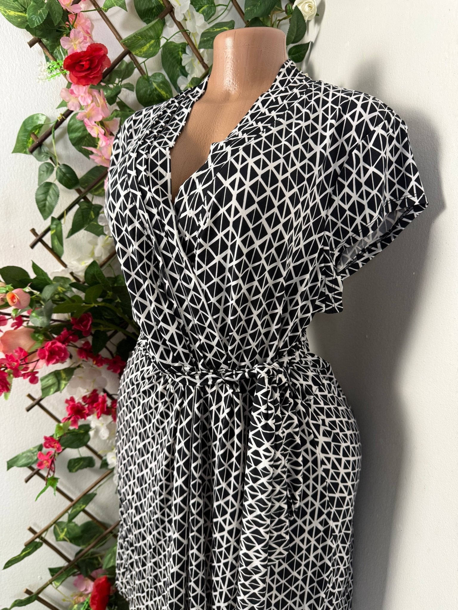 Robe enveloppe sans manche - Perluna Store