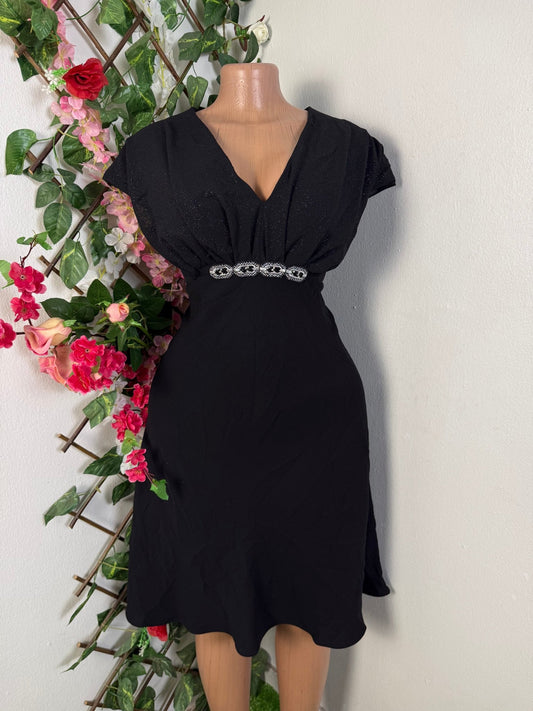 Robe évasé colle en V cintré  - Perluna Store - kinshasa