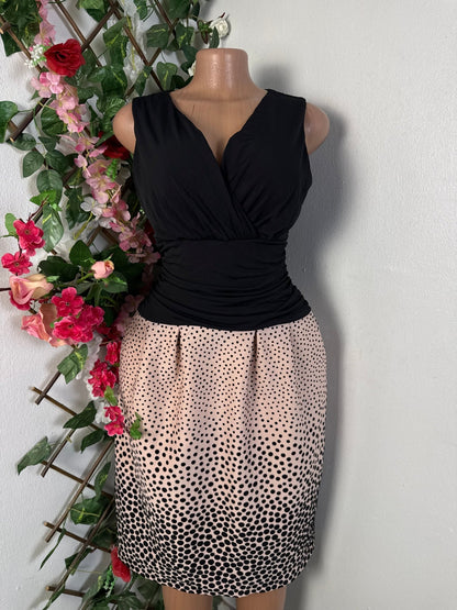 Robe évasé colle v sans manche - Perluna Store - kinshasa