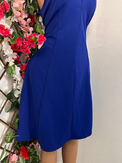 Robe évasé sans manche à décollecté plongeant - Perluna Store - kinshasa