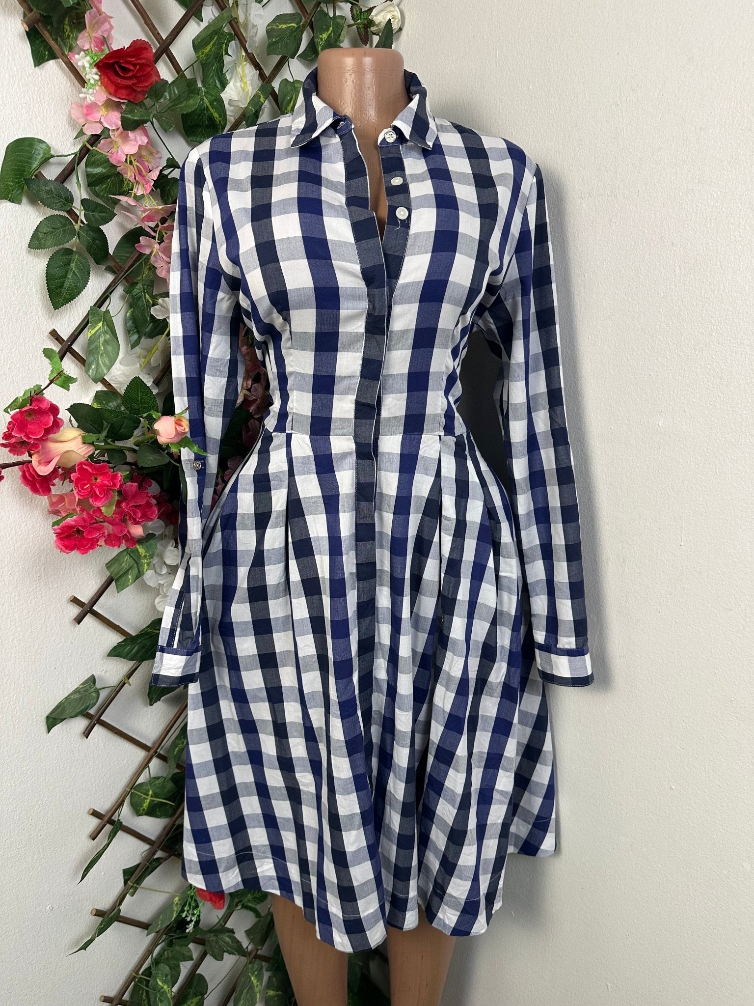 Robe évasée à boutons manches longues - Perluna Store - kinshasa