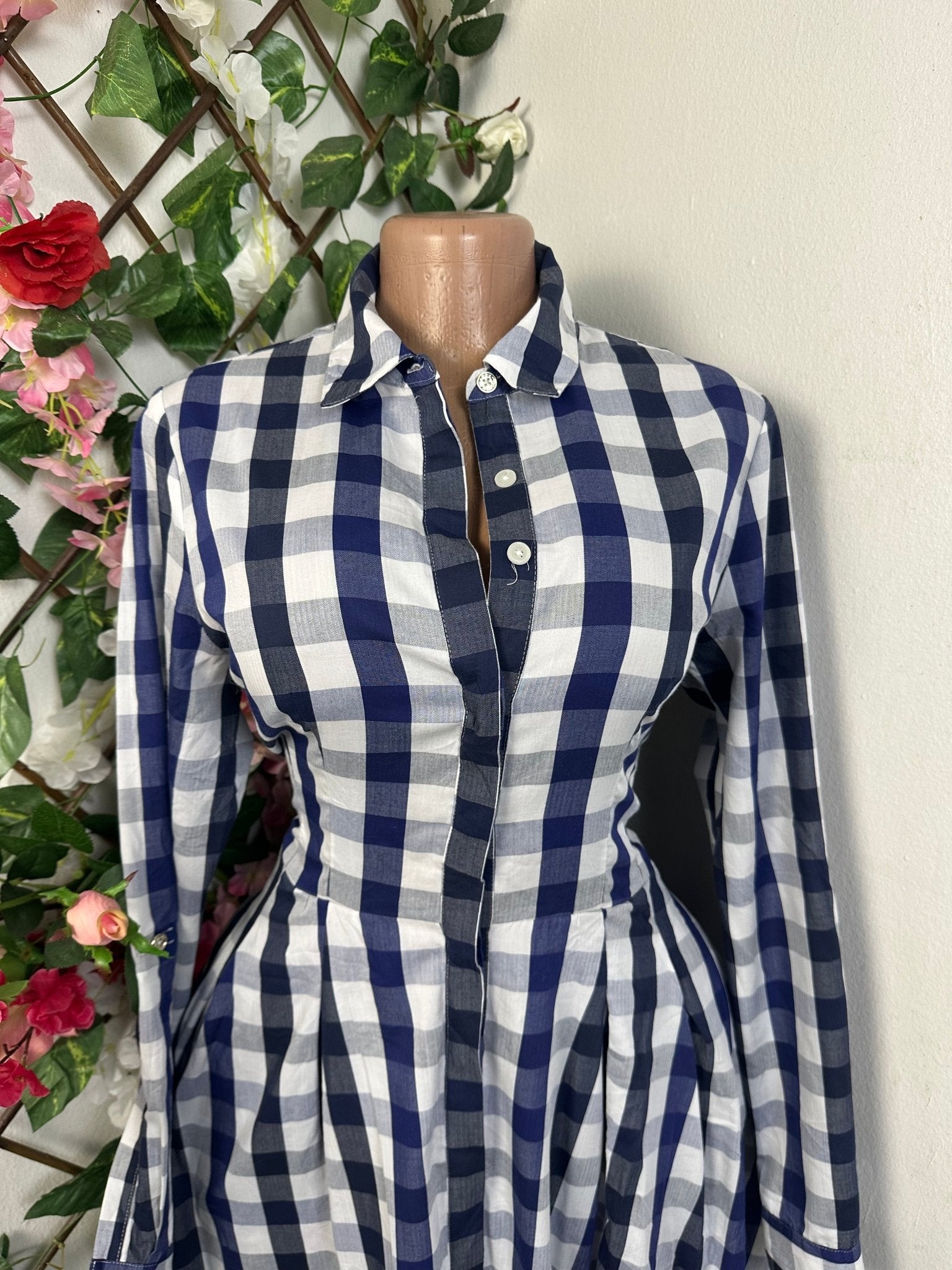 Robe évasée à boutons manches longues - Perluna Store - kinshasa