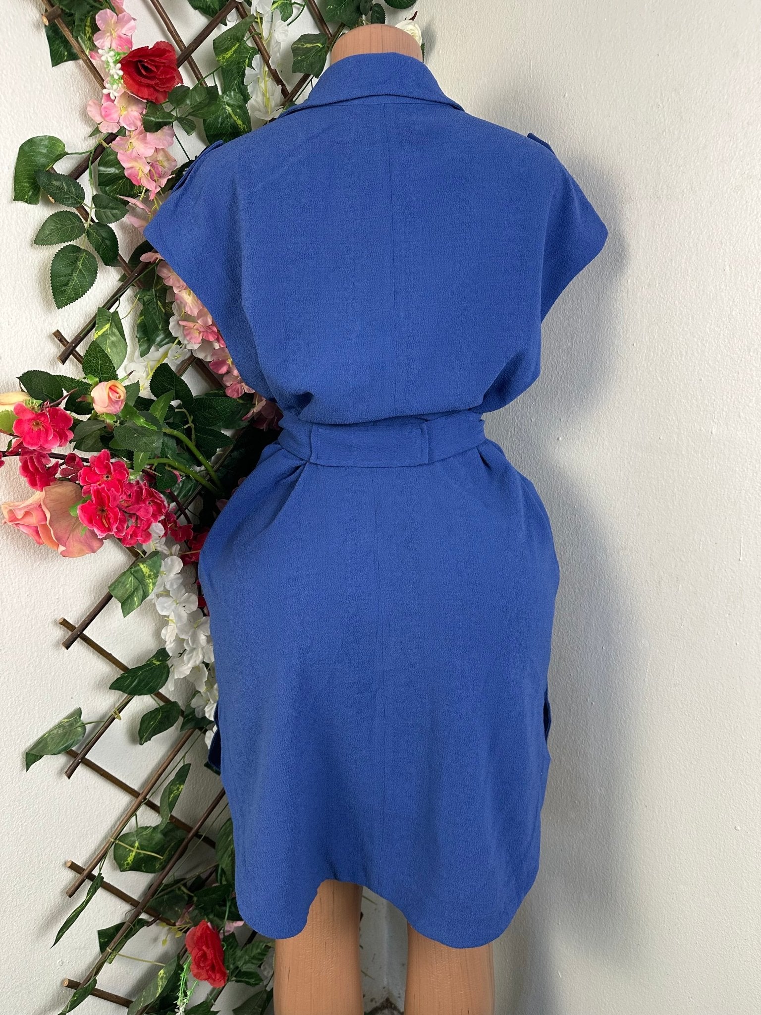 Robe évasée à boutons sans manches - Perluna Store - kinshasa