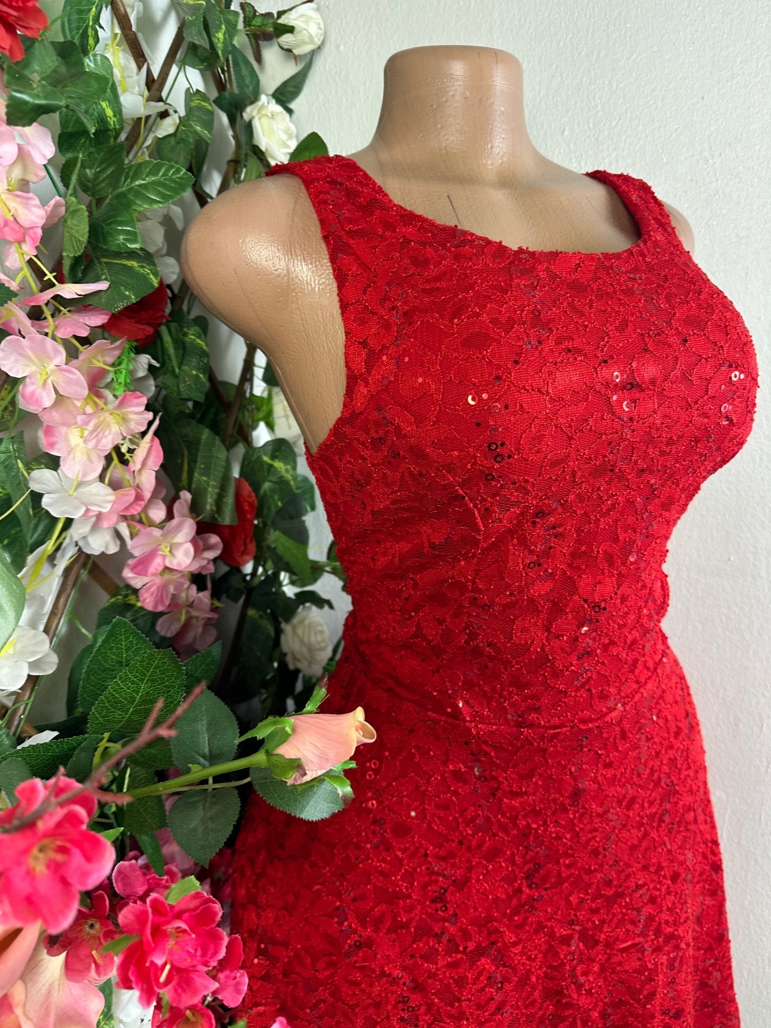 Robe évasée à fine bretelle décolletée - Perluna Store - kinshasa