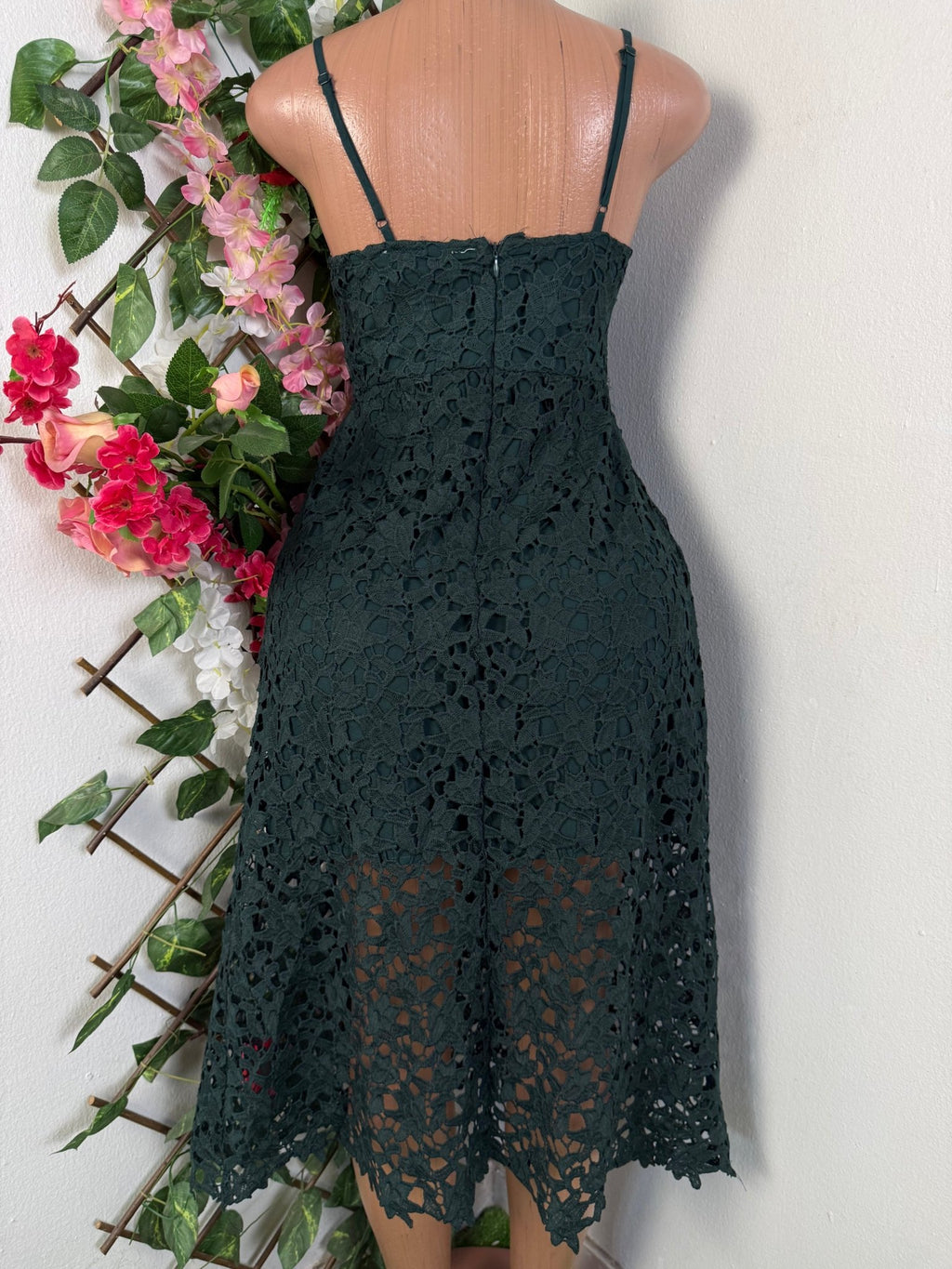 Robe évasée à fine bretelle décolletée - Perluna Store - kinshasa