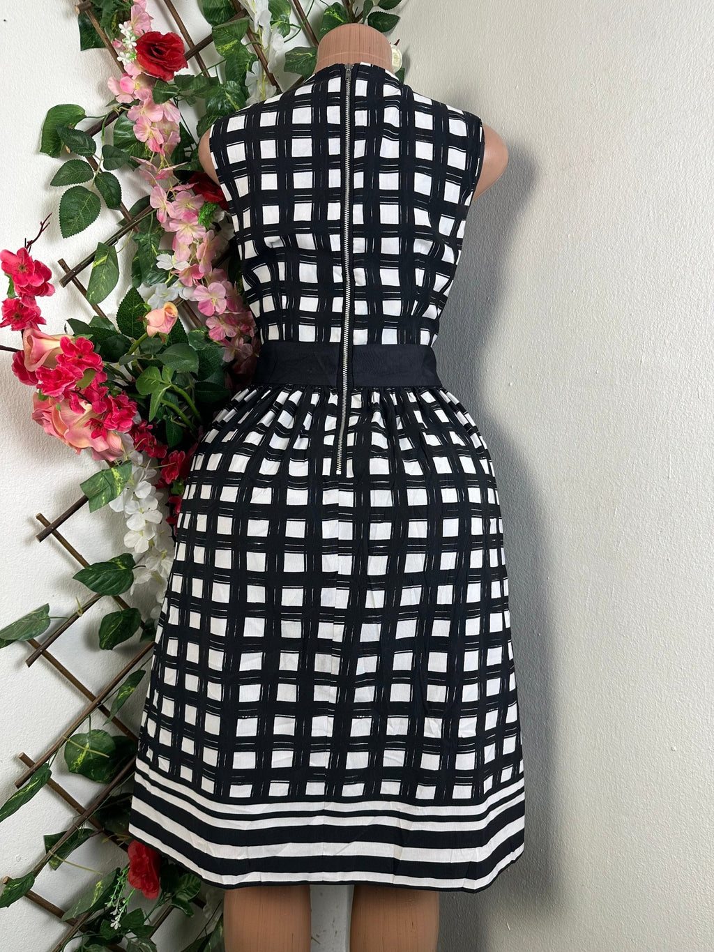 Robe évasée à fine bretelles ceintrée - Perluna Store - kinshasa