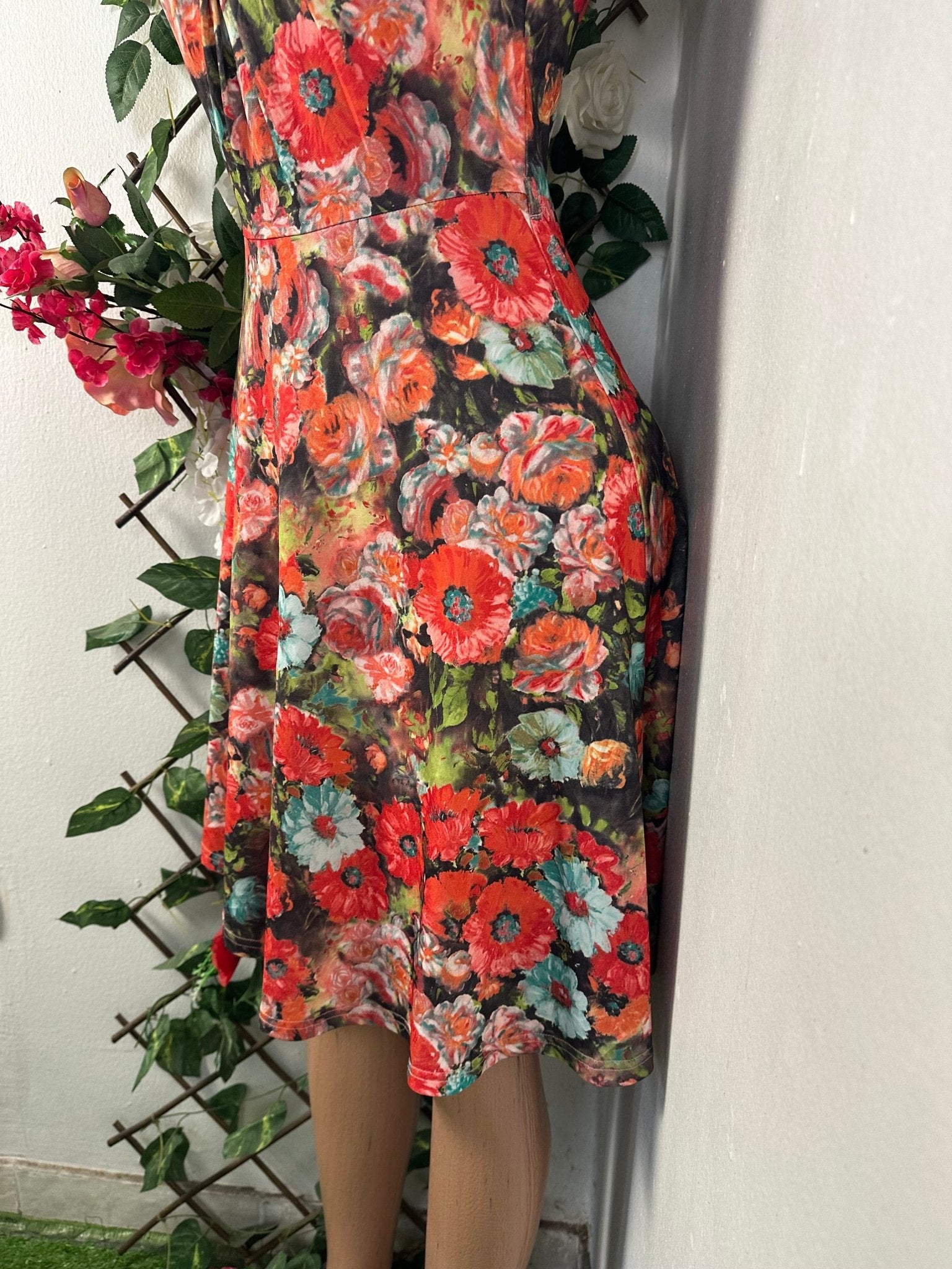 Robe évasée à fine bretelles imprimée fleurie - Perluna Store - kinshasa