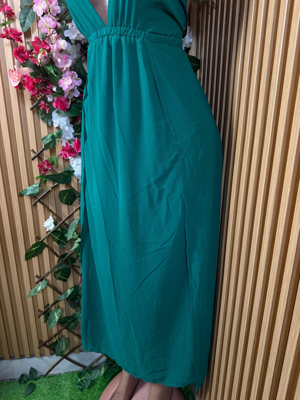 Robe évasée à fines bretelles décolletée - Perluna Store