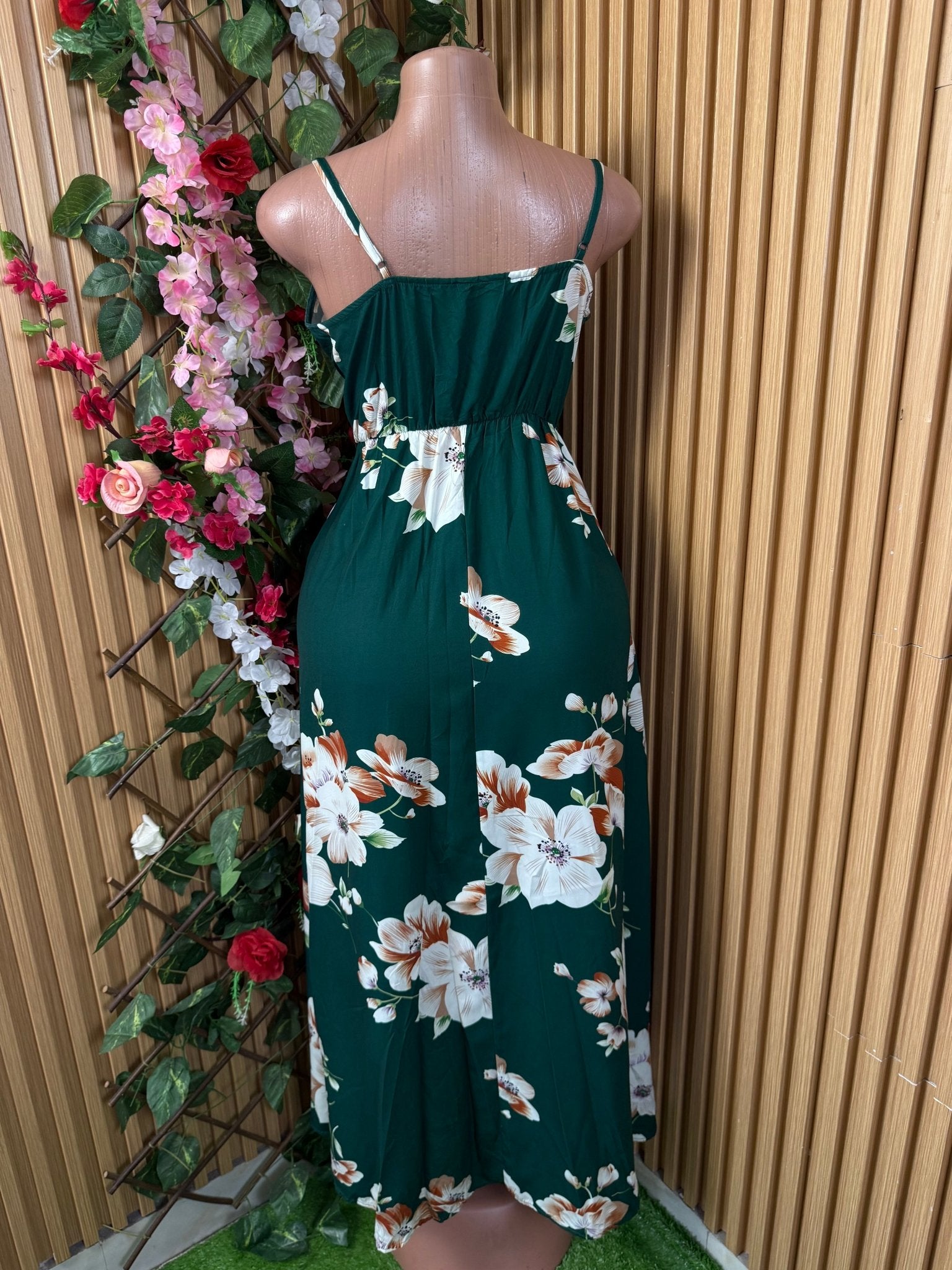 Robe évasée à fines bretelles décolletée - Perluna Store