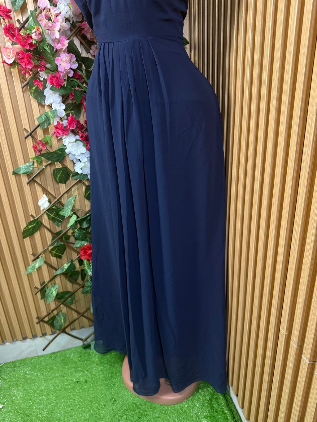 Robe évasée à fines bretelles décolletée - Perluna Store