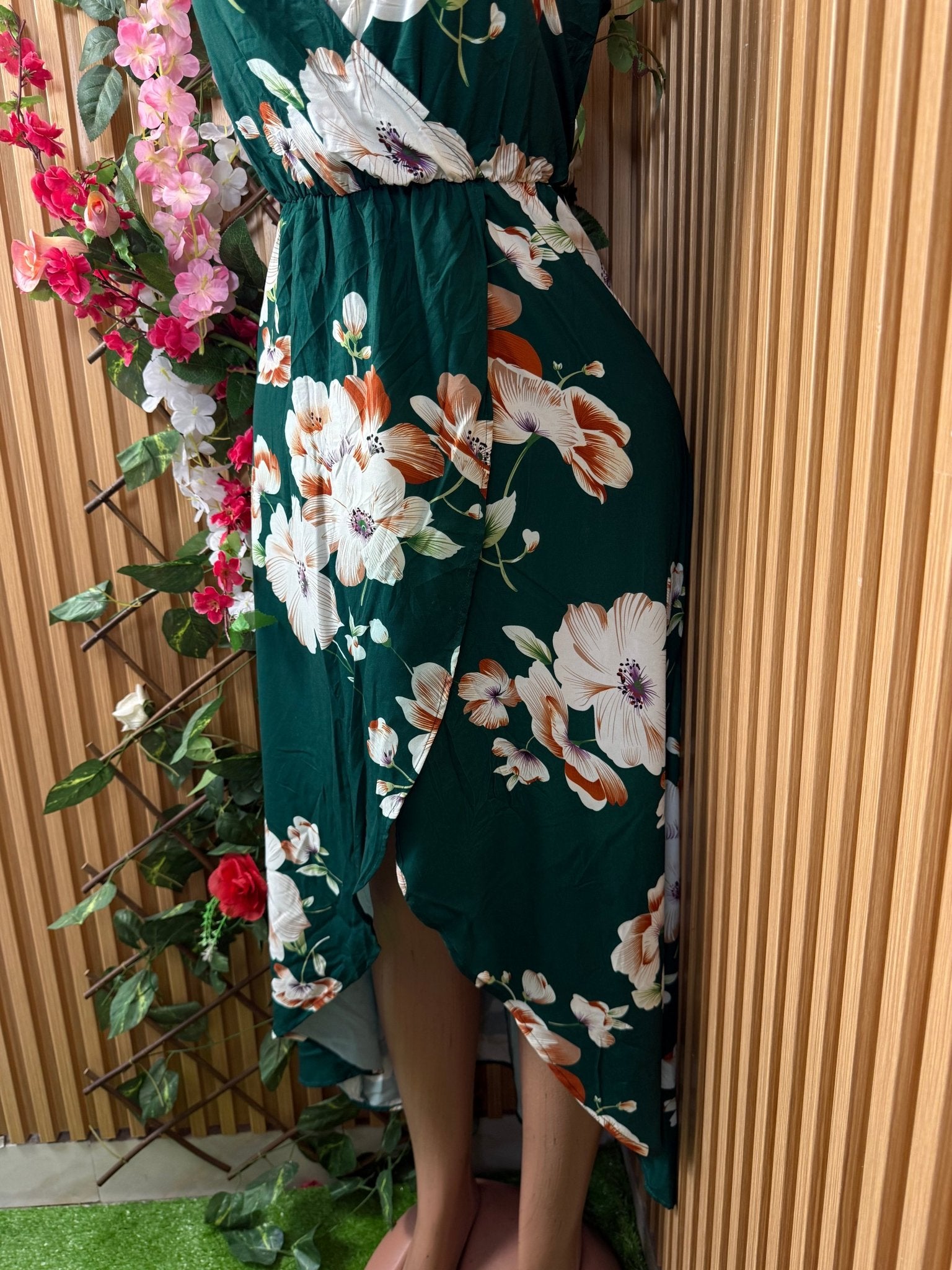 Robe évasée à fines bretelles décolletée - Perluna Store