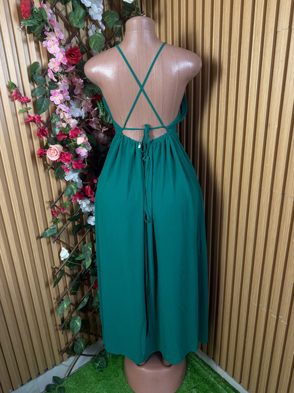 Robe évasée à fines bretelles décolletée - Perluna Store
