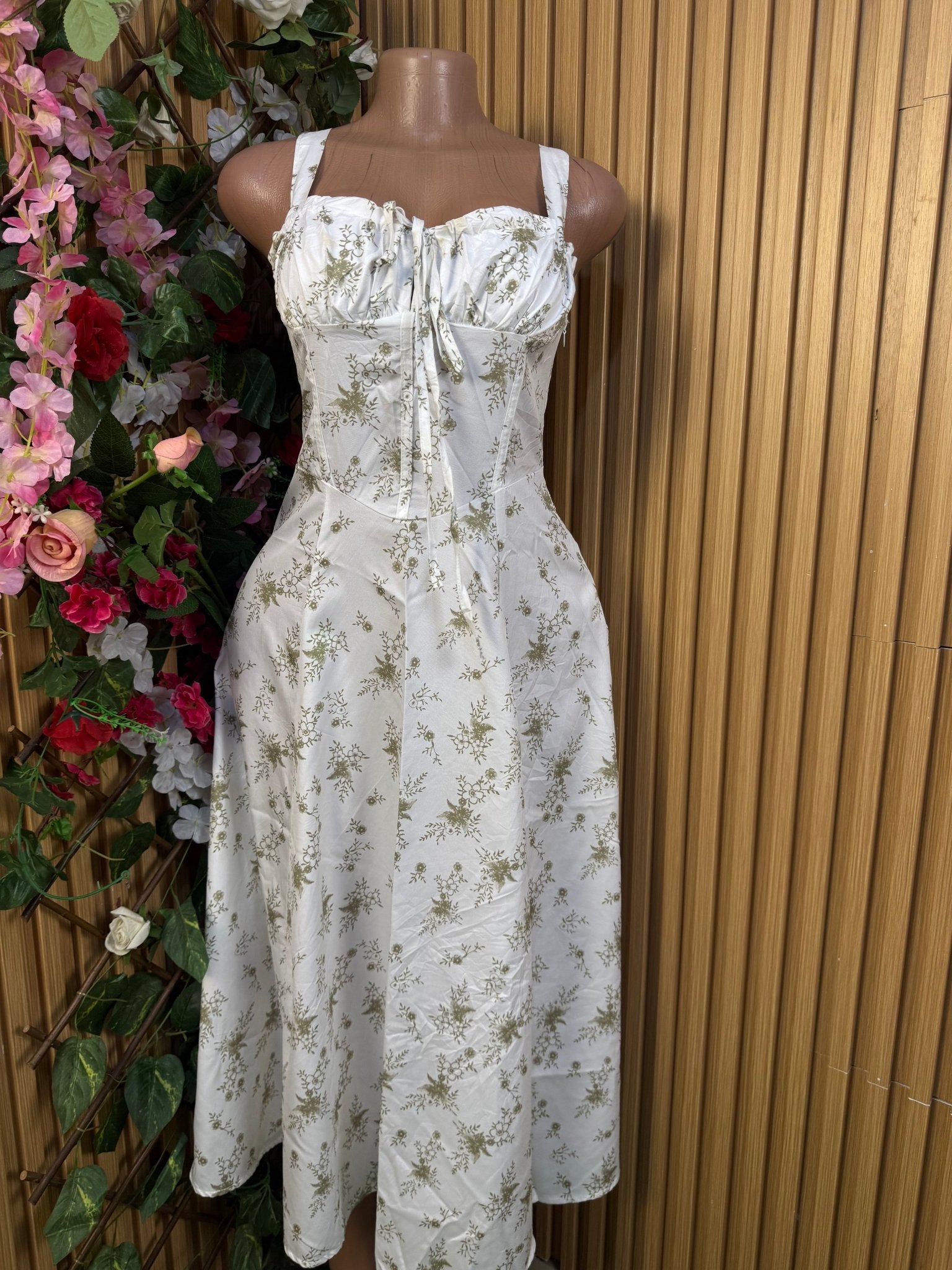 Robe évasée à longue fines bretelles imprimée fleurie - Perluna Store