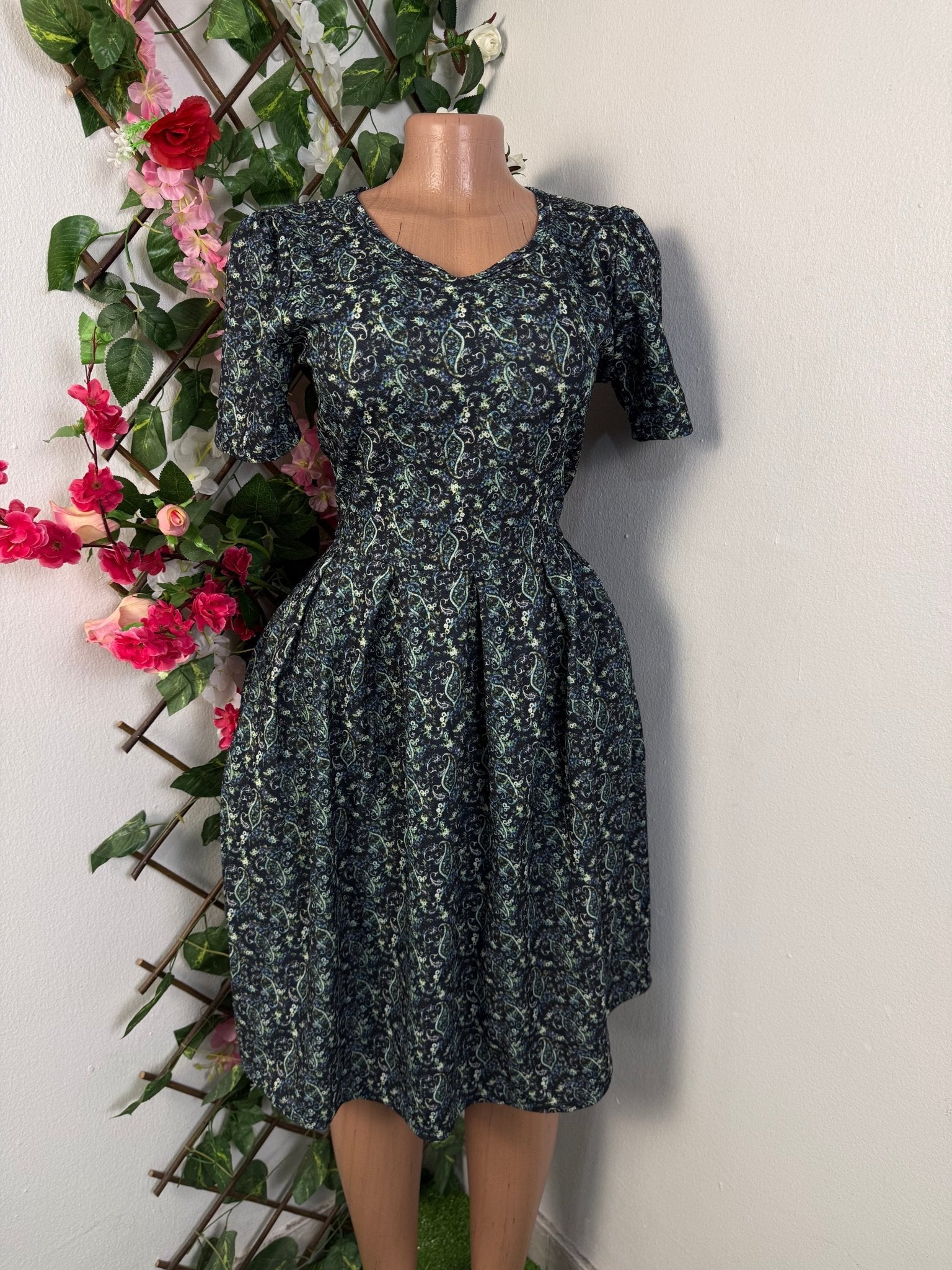 Robe evasee a manche courte - Perluna Store - kinshasa
