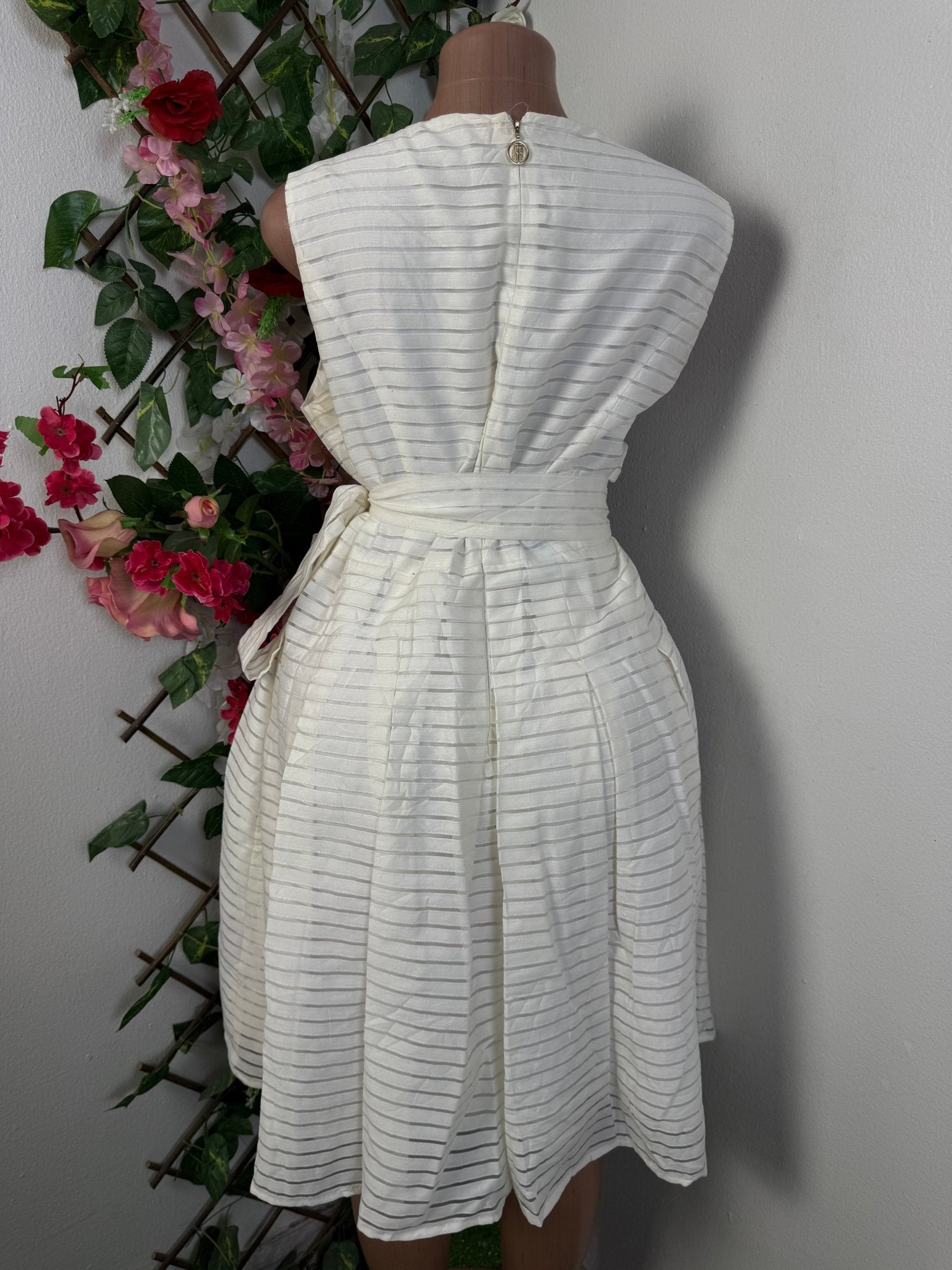 Robe évasée à noeud sans manche- - Perluna Store
