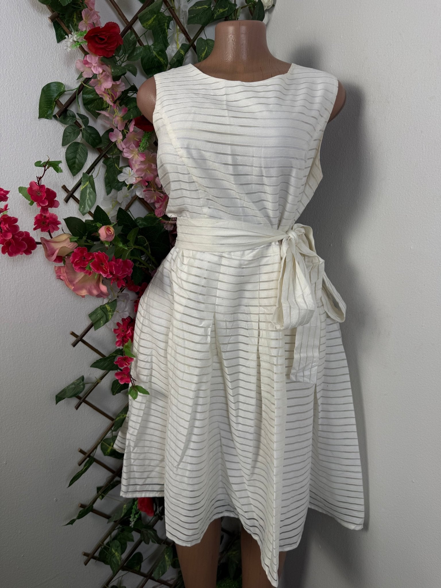 Robe évasée à noeud sans manche- - Perluna Store