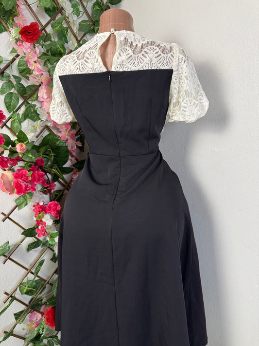 Robe évasée buste en dentelle - Perluna Store - kinshasa