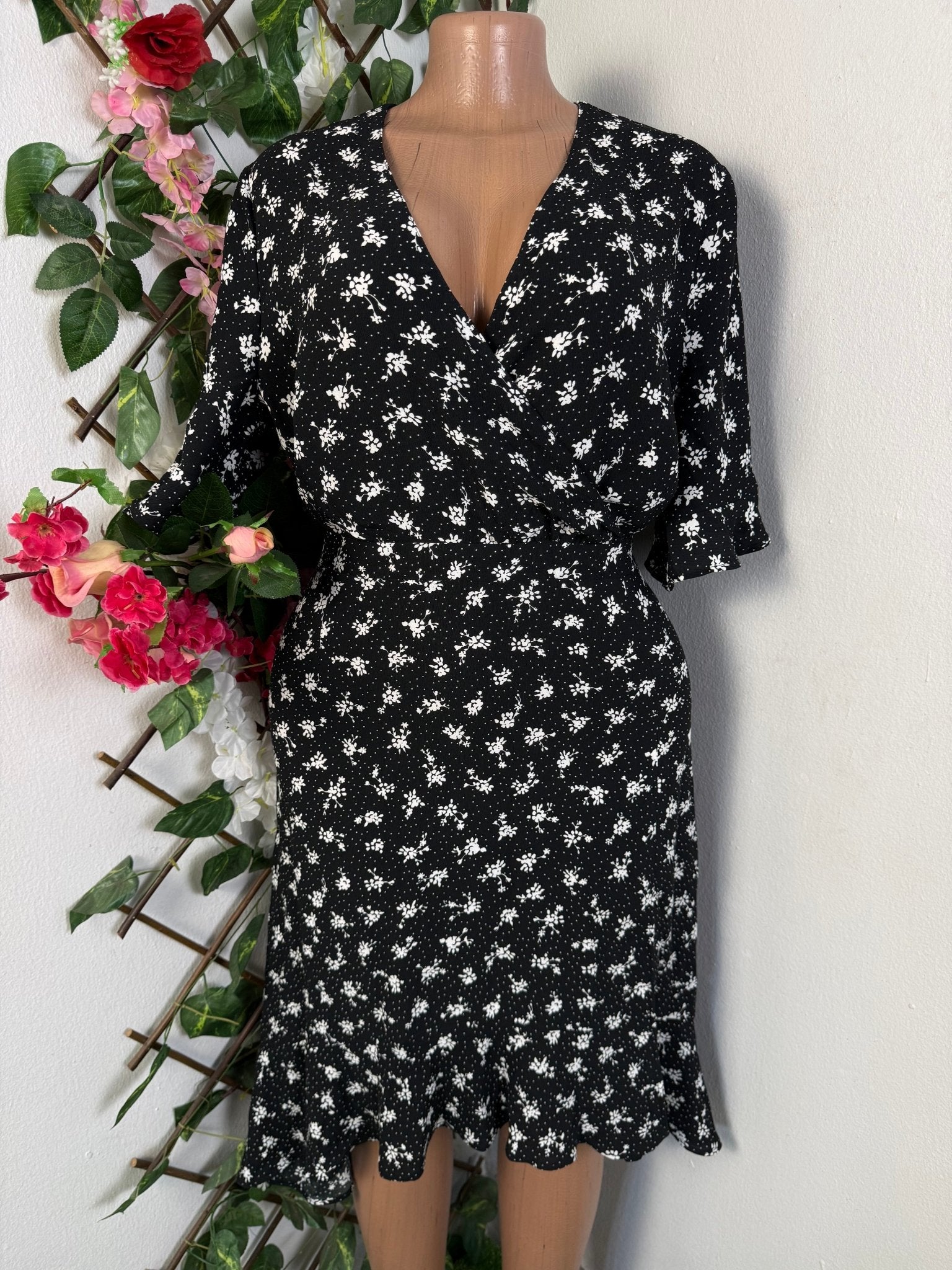 Robe évasée cintrée manche 3/4 - Perluna Store - kinshasa