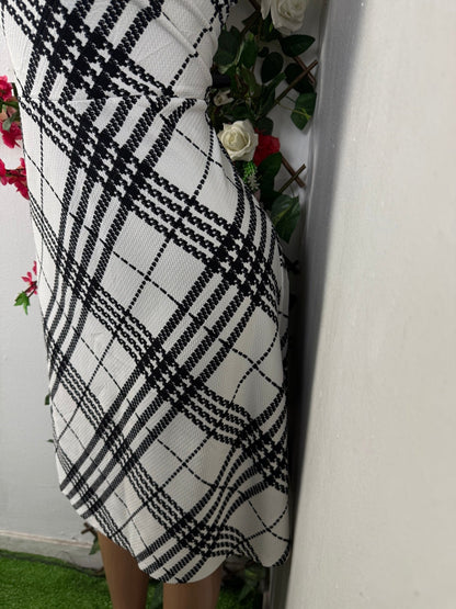 Robe évasée colle en V sans manche - Perluna Store - kinshasa