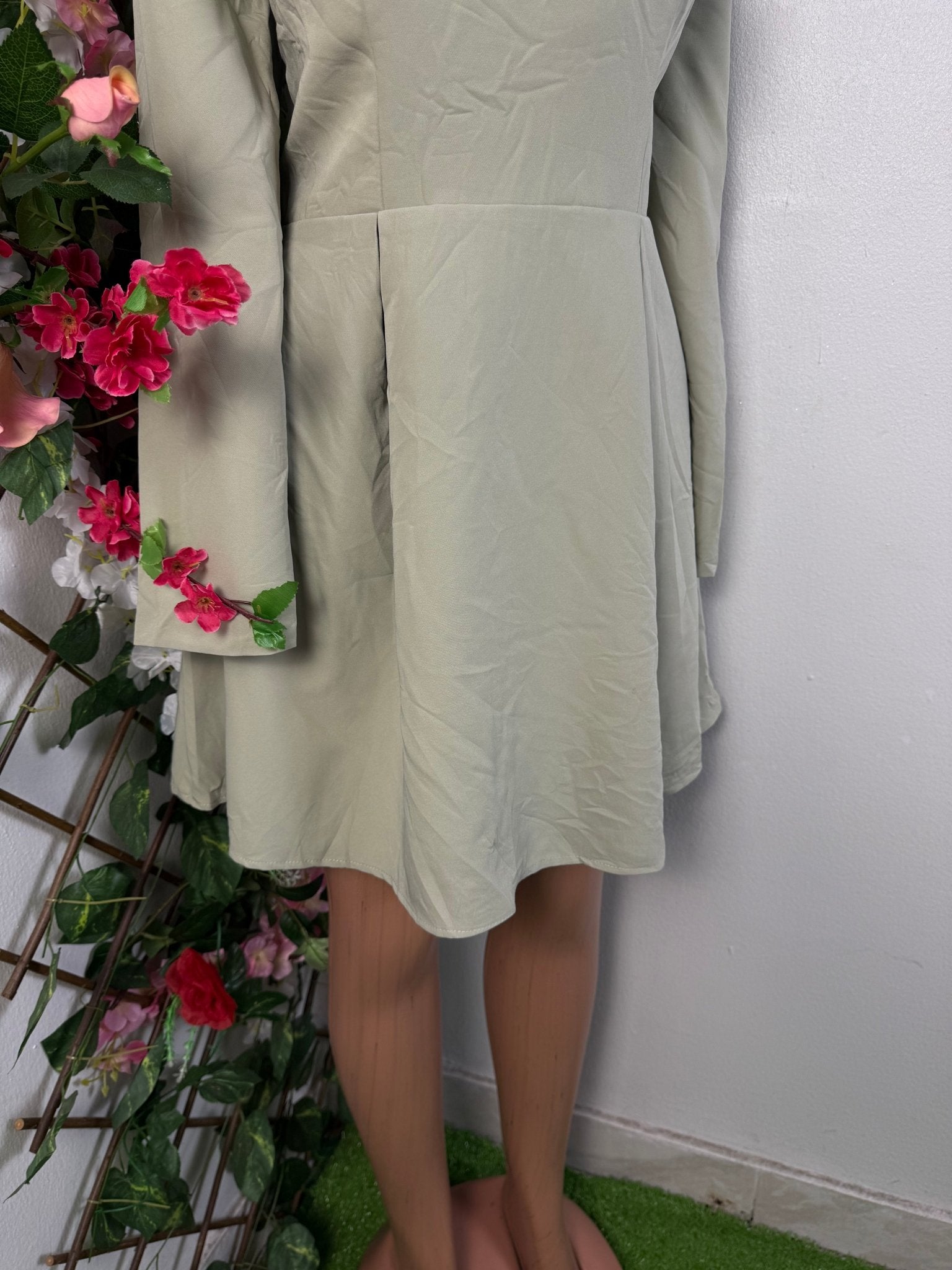Robe évasée courte longue manche - Perluna Store - kinshasa