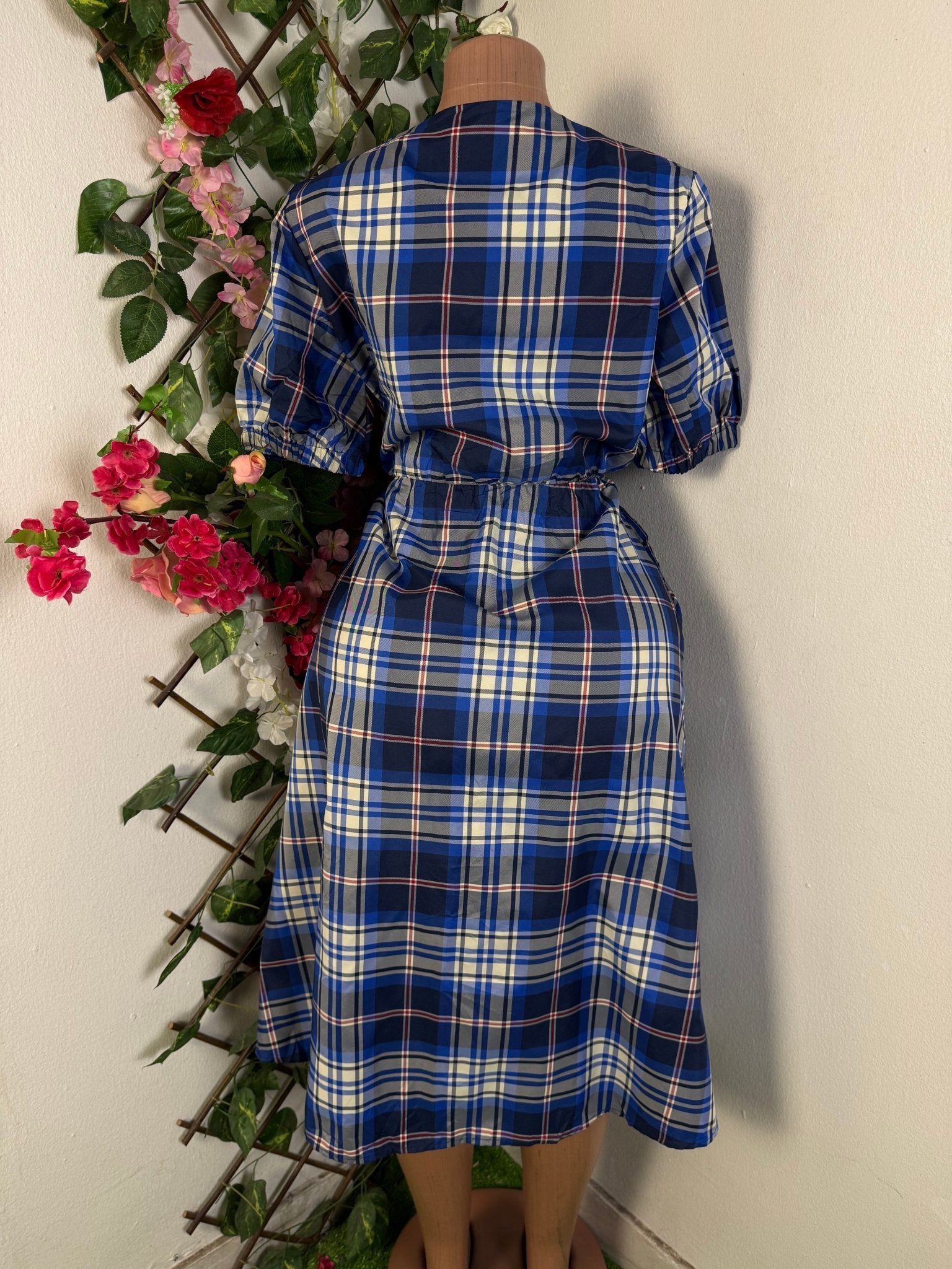 Robe évasée décolleté manches courte - Perluna Store - kinshasa